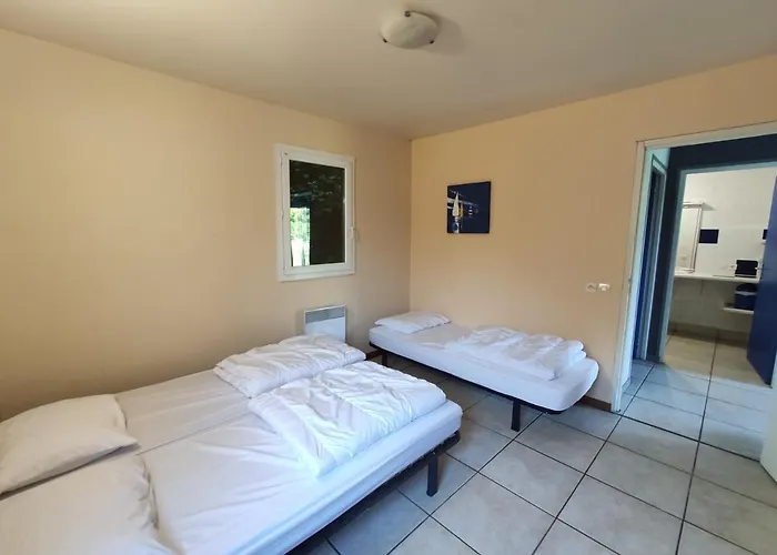 9 Personnes Fecamp Etretat